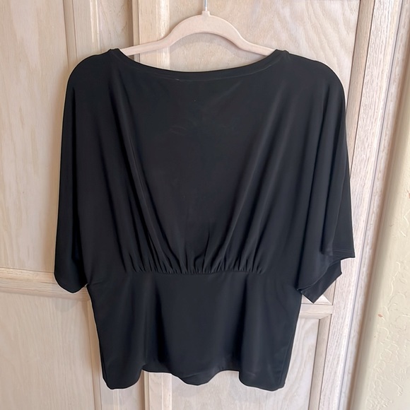 🌸 3/$30| WHBM Short Sleeve Matte Jersey Top - Picture 3 of 4